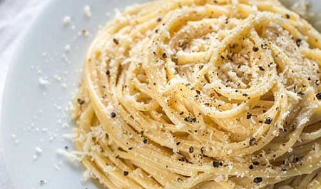 ricetta spaghetti cacio e pepe